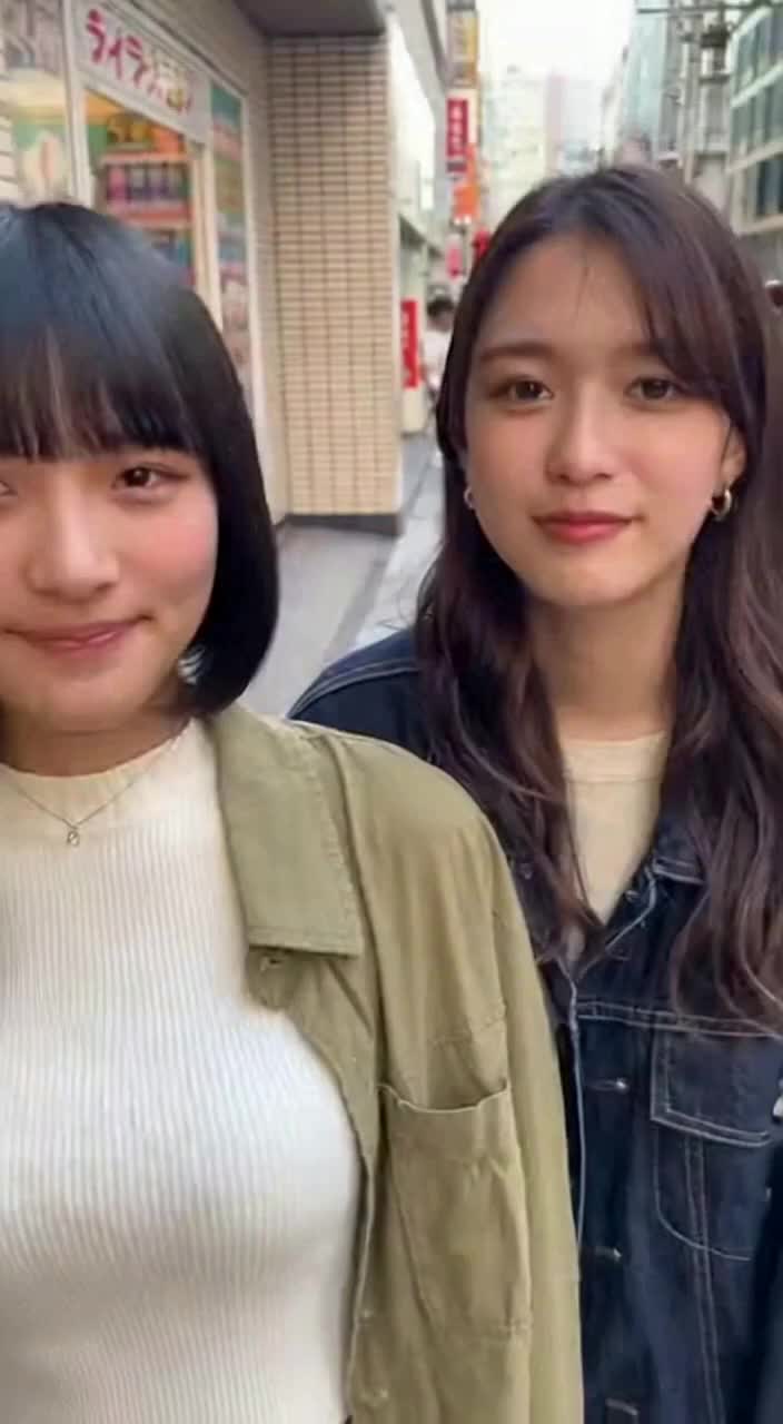 友達同士でくすぐりチャレンジ のサムネイル