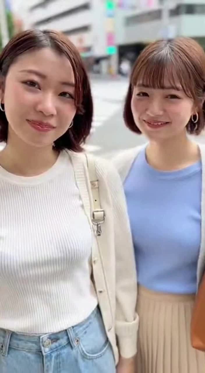 友達同士でくすぐりチャレンジ のサムネイル