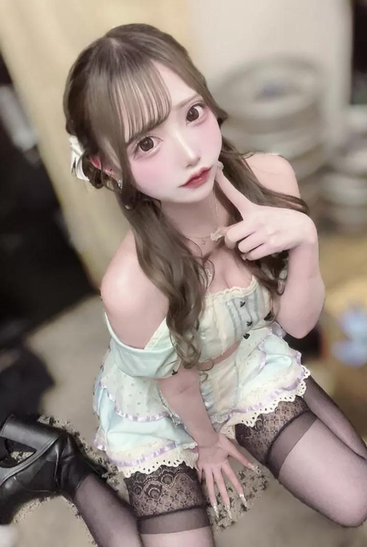 服脱いで揉み揉み