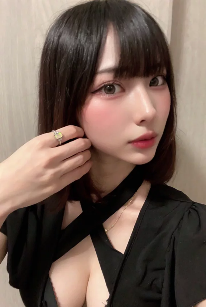 服脱いで揉み揉み