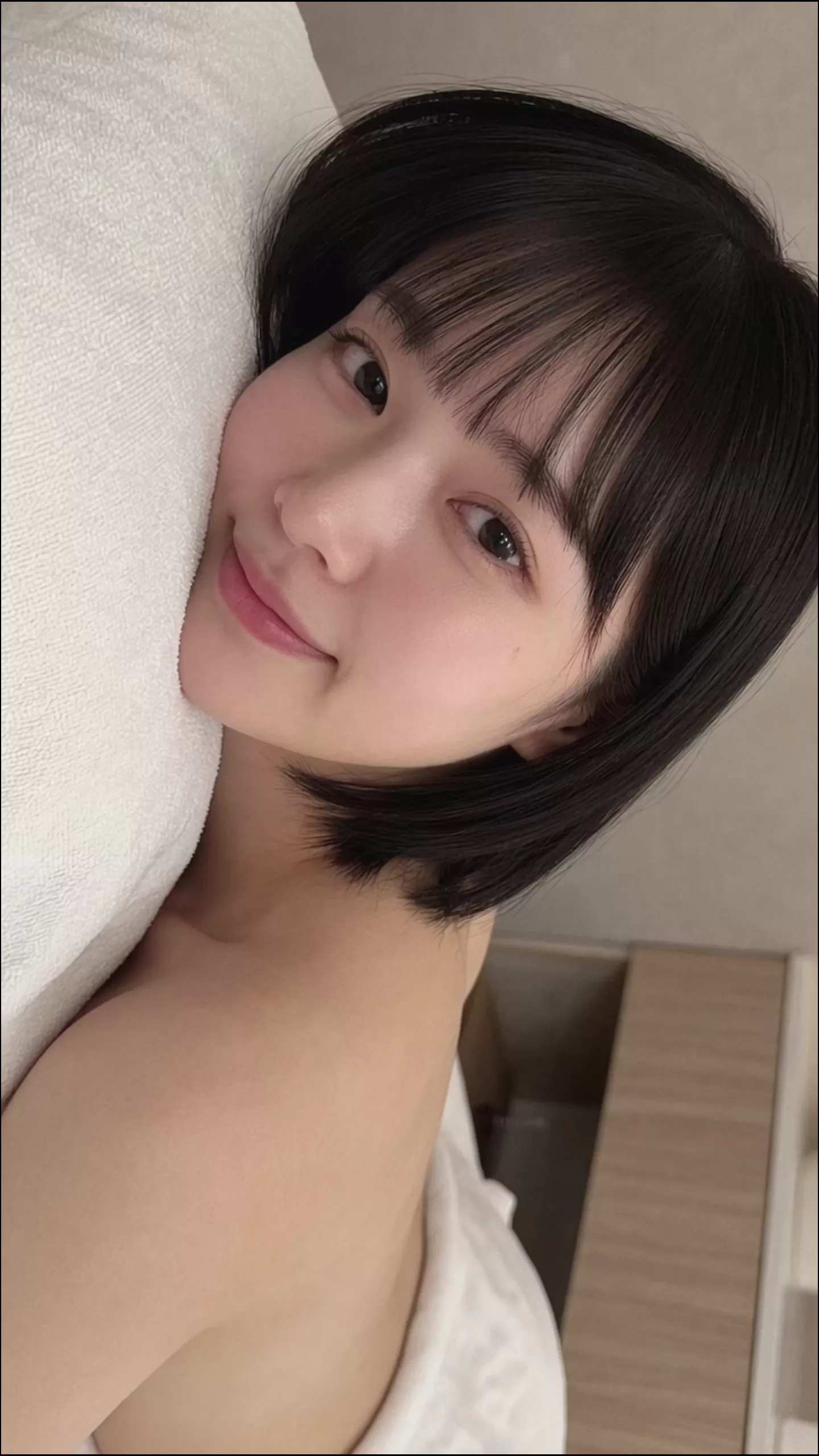 おっぱい見たいのかな？ のサムネイル