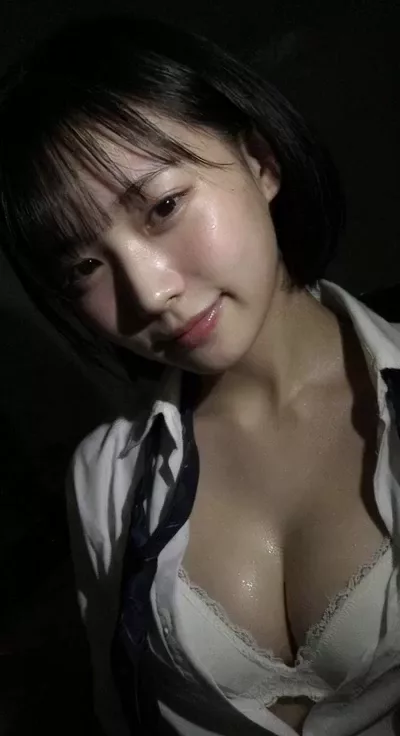20時の校内で のサムネイル